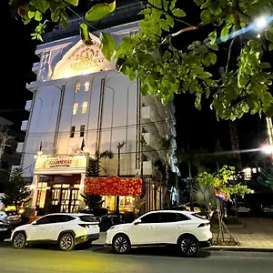 Aristocrat & Hotel