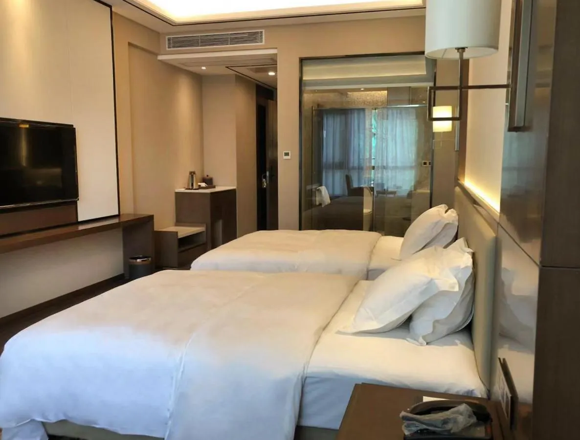 Zhong Hua Wei International Hotel Sihanoukville 5*,